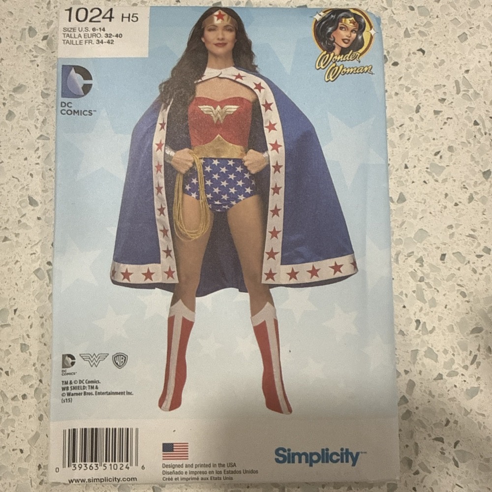 Simplicity Pattern 1024 Authentic DC Comics Wonder Woman Costume Sz 6-14 Uncut